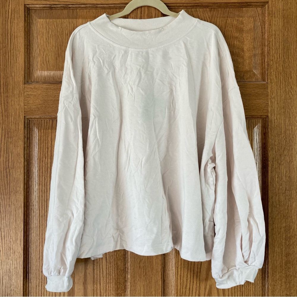 🟣 Ava & Viv Cream Crewneck Sweatshirt